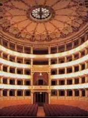 Giovedì 19 dicembre Veronica Pivetti ad Altopascio al Teatro Puccini