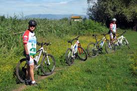 Una proposta di turismo naturalistico, ambientale, fotografico e storico  in mountain bike