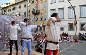 Novità per il Palio : modificata l’ordinanza di divieto per gli alcolici, spostato il mercato e fissato a ingresso libero il concorso di bellezza.