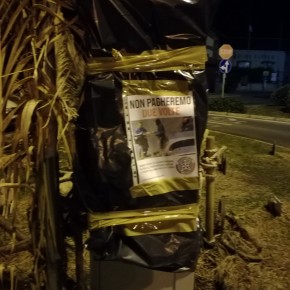 PESCIA, CASAPOUND INCAPPUCCIA PARCHIMETRI CONTRO PARCHEGGIATORI ABUSIVI