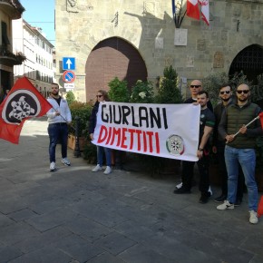 PESCIA, CASAPOUND IN PIAZZA PER CHIEDERE LE DIMISSIONI DEL SINDACO