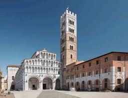 LUCCA sabato 4 maggio "Alla scoperta del campanile di San Martino"