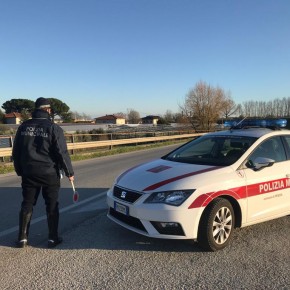 La polizia municipale di Pescia denuncia tre persone per violazione delle normative governative