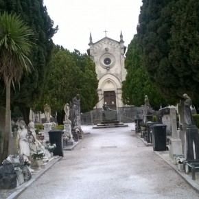 Regolare apertura dei cimiteri di Pescia  Dal lunedì al sabato dalle ore 8 alle 18.