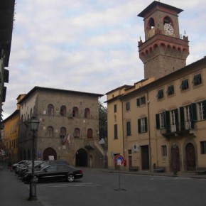 Il Comune di Pescia regala “cultura” : un cesto pieno di doni per tutti     In orario d’ufficio, presso l’ufficio di piazza Mazzini