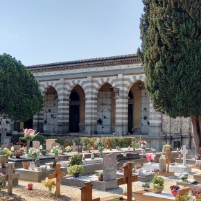 Intervento al tetto del padiglione lato ovest del cimitero di Pescia per eliminare le infiltrazioni