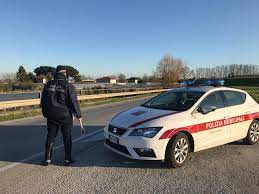 Dalla settimana prossima in distribuzione 47mila nuove  mascherine     Per Pasquetta controlli straordinari della polizia municipale a Pescia