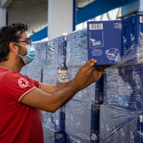 Essity dona 3,2 milioni di mascherine  a Croce Rossa Italiana  Un altro progetto di Essity e CRI a favore delle fasce di popolazione in stato di bisogno nello scenario pandemico