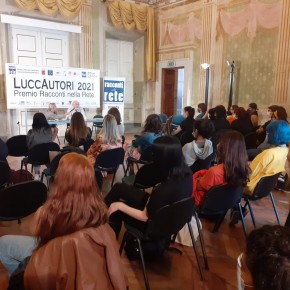 I premiati del Liceo Passaglia per la mostra Racconti a colori / successo per la seconda giornata di LuccAutori