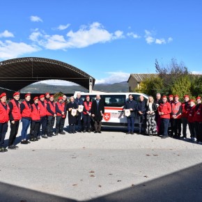 Inaugurazione del mezzo oggi nelle serre di Zelari Piante. Donato un furgone ai volontari del Cisom di Pistoia