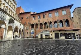 Pistoia. ANTICO PALAZZO DEI VESCOVI: RIAPRE IL MUSEO Da giovedì 6 luglio lo storico edificio di piazza del Duomo torna fruibile con un nuovo percorso espositivo