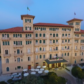 Viareggio Grand Hotel Royal  - apertura mercoledì 13 marzo