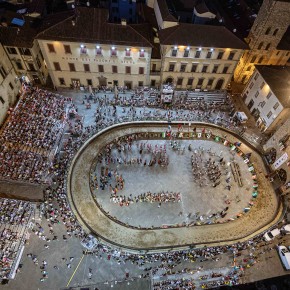 Pistoia. Giostra dell'Orso, l’artista pistoiese Anna Nigro realizzerà il palio 2024 Il drappo sarà presentato alla città a metà giugno