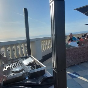 Domenica 26 maggio sulla terrazza del Palace Hotel di Viareggio si concludono gli appuntamenti con PRANZO CON VISTA