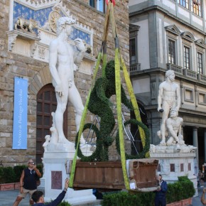 TOUR DE FRANCE: IN PIAZZA DELLA SIGNORIA I CICLISTI DEI MAESTRI D’ARS TOPIARIA PISTOIESE  L’OMAGGIO DEI VIVAISTI ALLA CORSA CICLISTICA PIU’ FAMOSA DEL MONDO