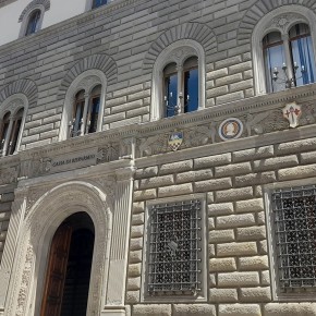 LA STORIA DELLA CASSA DI RISPARMIO DI PISTOIA E PESCIA Venerdì 28 giugno sarà presentato a Pistoia a Palazzo de' Rossi il volume realizzato da Fondazione Caript con Editori Laterza