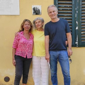 Amanda Sandrelli e Paolo Giovannucci in visita all'ex manicomio di Maggiano