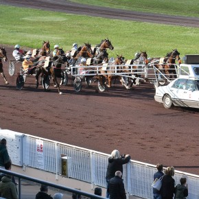 MERCOLEDI' 28 AGOSTO RIPRENDE L'ATTIVITA' DELL 'IPPODROMO CON SETTE CORSE AL TROTTO SERALI E TANTE INIZIATIVE DI INTRATTENIMENTO