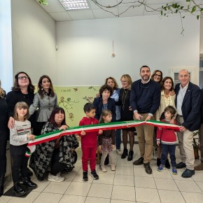 Inaugurati a Pistoia uno spazio gioco per bambini e l’angolo lettura e scambio di libri nella sala di attesa dei Servizi Demografici L’obiettivo è migliorare il servizio di accoglienza degli utenti e dei loro figli nei momenti di attesa per svolgere le pratiche richieste