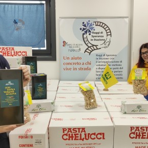 Pasta made in Piteccio ed Extravergine Toscano per i più bisognosi  La rete Coldiretti dona alimenti di qualità all’associazione Raggi di Speranza alla Stazione