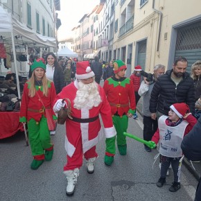 Borgo a Buggiano domenica 15 e 29 dicembre. Mercatino ''Curiosando &  Riciclando'' antiquariato, artigianato, collezionismo e vintage. Mostra di radio d'epoca.