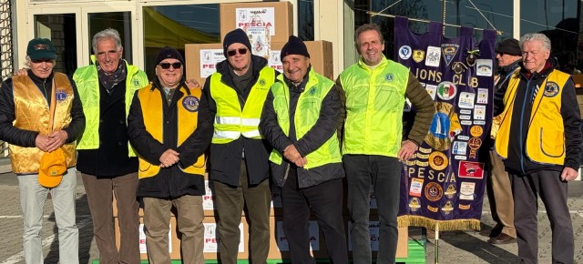 Il Lions Club di  Pescia  ha distribuito 55 pacchi alimentari  alle parrocchie per le persone in difficoltà.