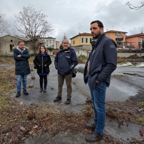 Sopralluogo del sindaco Tomasi di Pistoia all'area ex Ricciarelli dove sorgeranno 16 nuovi alloggi ERP