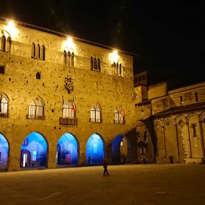 Venerdì 28 febbraio le logge del Palazzo comunale di Pistoia  si illuminano di blu per la Giornata mondiale delle malattie rare