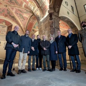 Rinnovato il cortile del Palazzo Pretorio di Pistoia con un nuovo impianto di illuminazione architettonica