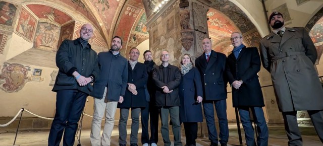 Rinnovato il cortile del Palazzo Pretorio di Pistoia con un nuovo impianto di illuminazione architettonica